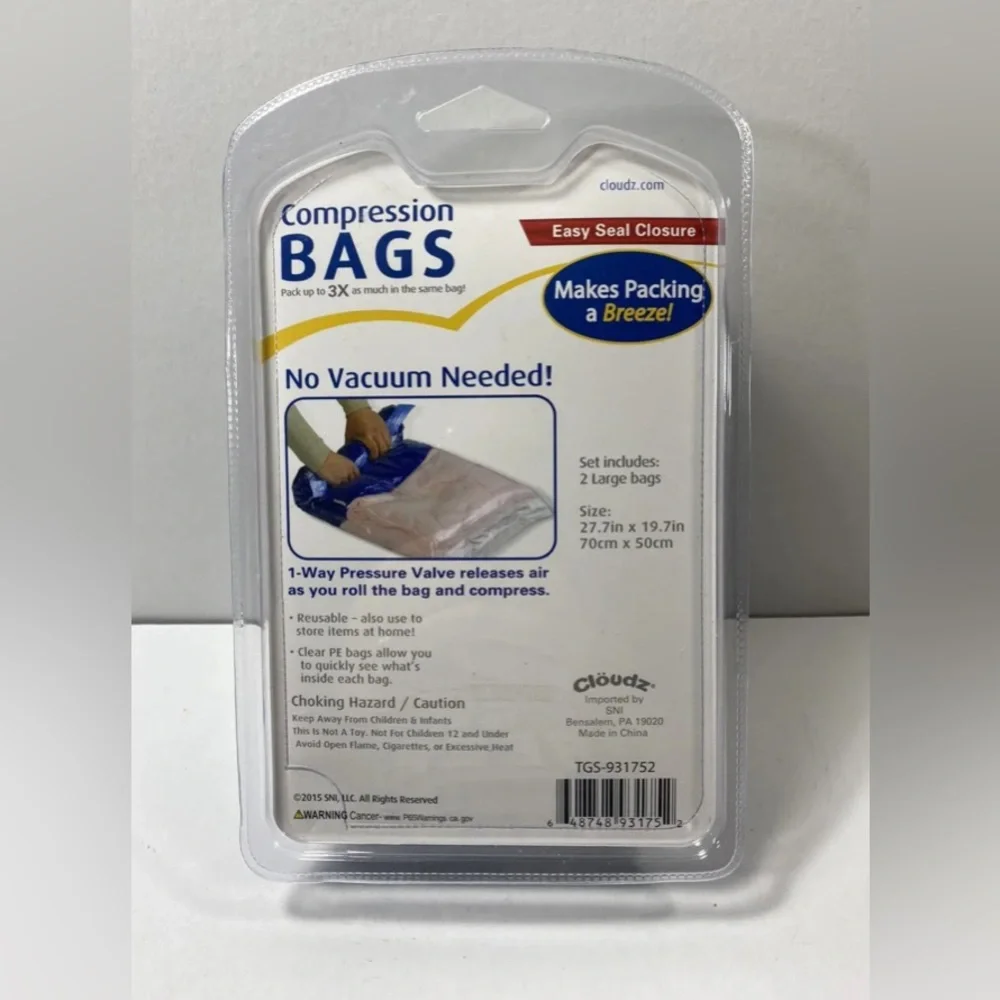 NWT CLOUDZ Travel Compression Bags Easy Seal Closure 2 Large Bags